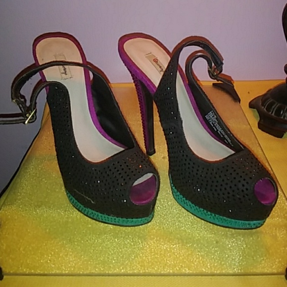 Woman's shoes, 4" heels, peep toe - Picture 4 of 5
